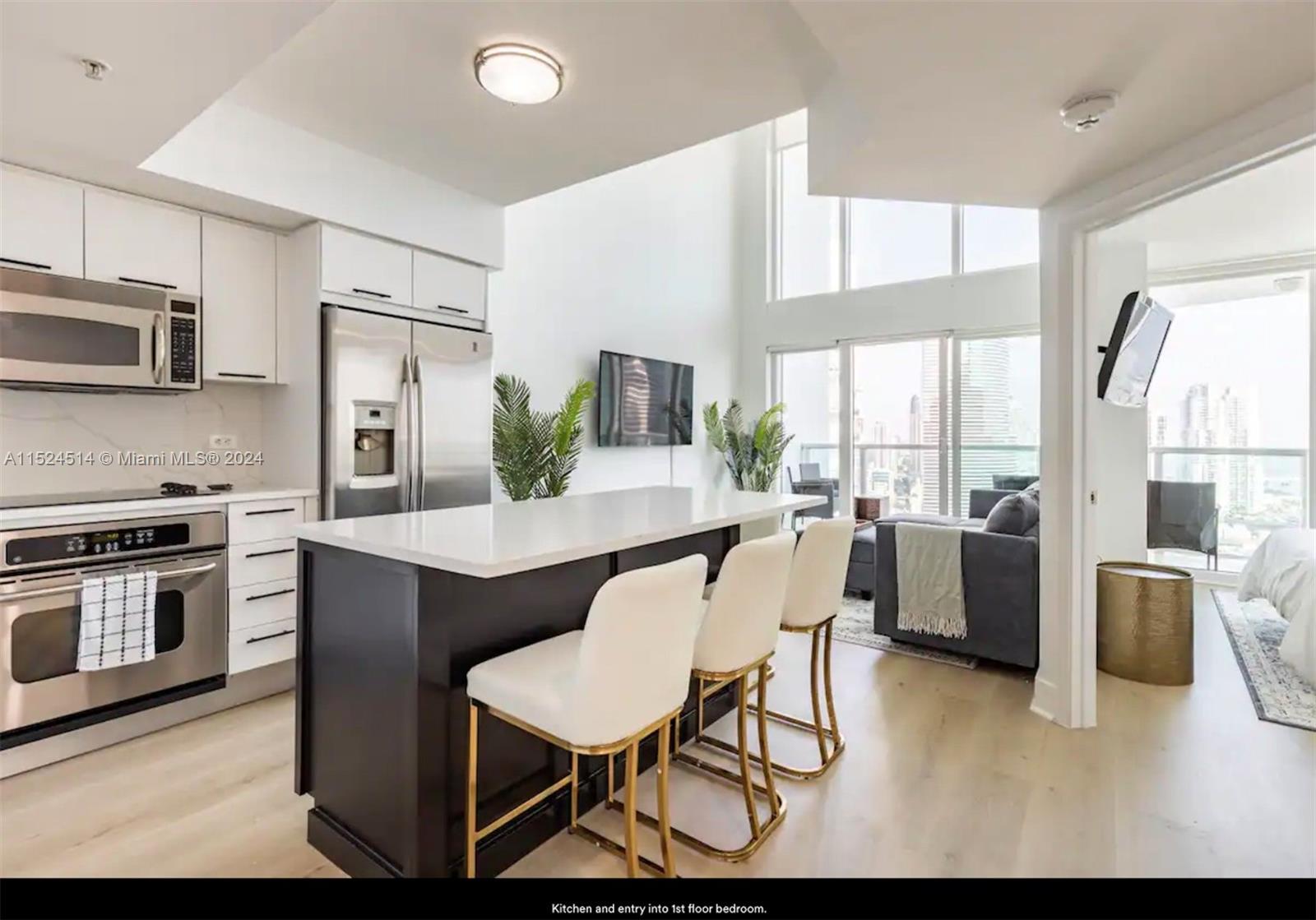 41 SE 5th St 2207, Miami, Florida 33131, 2 Bedrooms Bedrooms, ,2 BathroomsBathrooms,Residentiallease,For Rent,41 SE 5th St 2207,A11524514