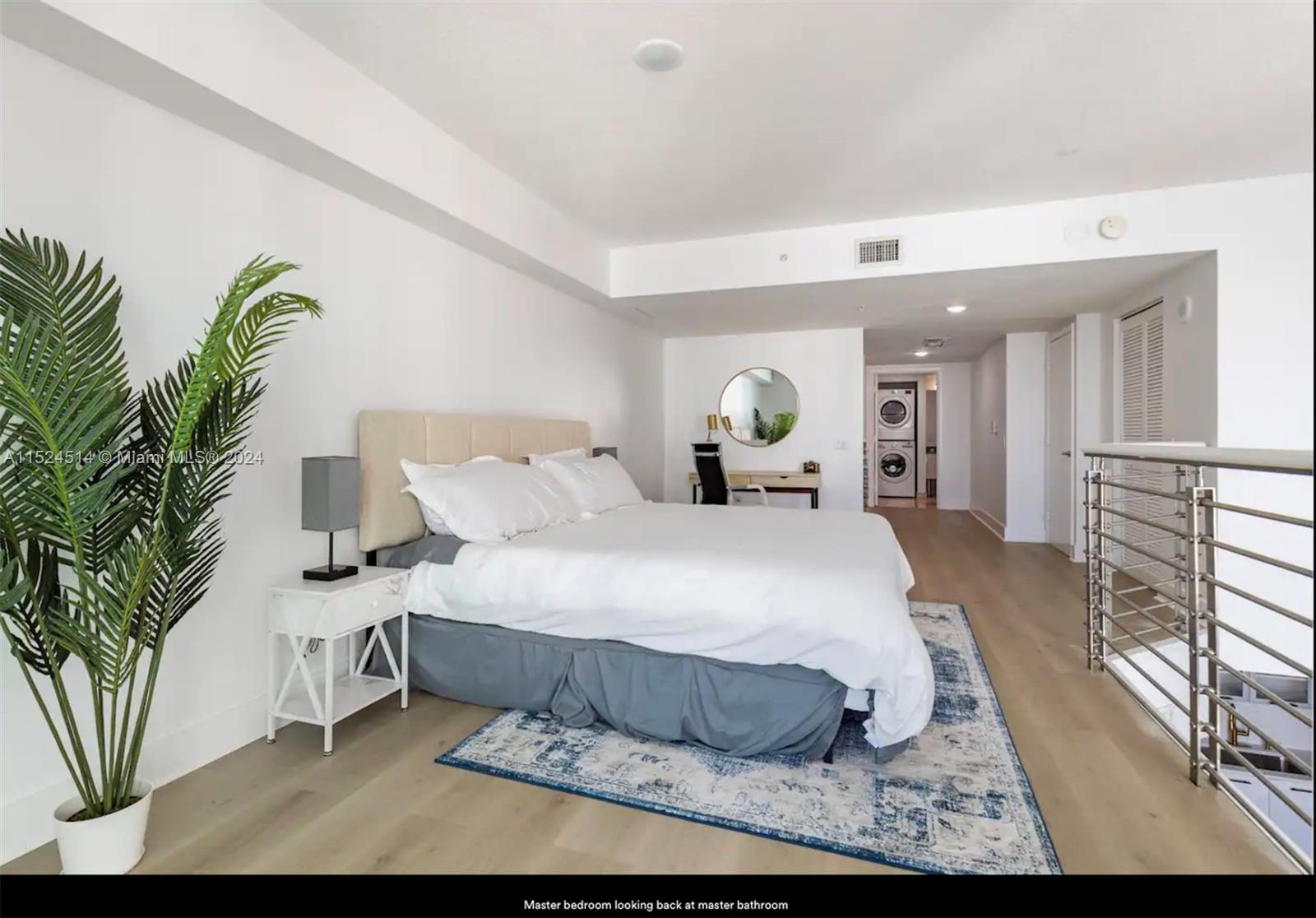 41 SE 5th St 2207, Miami, Florida 33131, 2 Bedrooms Bedrooms, ,2 BathroomsBathrooms,Residentiallease,For Rent,41 SE 5th St 2207,A11524514