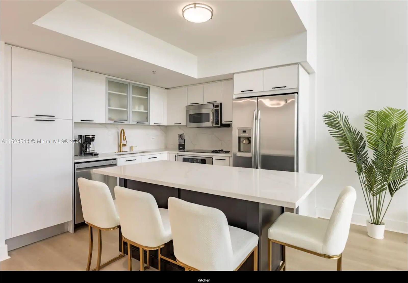41 SE 5th St 2207, Miami, Florida 33131, 2 Bedrooms Bedrooms, ,2 BathroomsBathrooms,Residentiallease,For Rent,41 SE 5th St 2207,A11524514