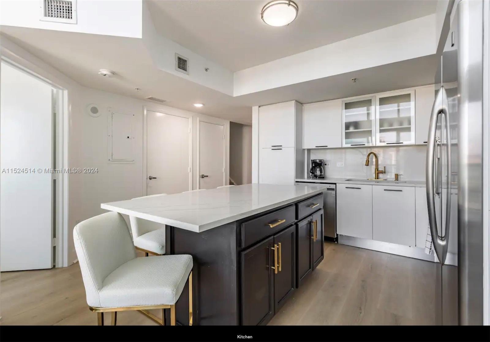 41 SE 5th St 2207, Miami, Florida 33131, 2 Bedrooms Bedrooms, ,2 BathroomsBathrooms,Residentiallease,For Rent,41 SE 5th St 2207,A11524514