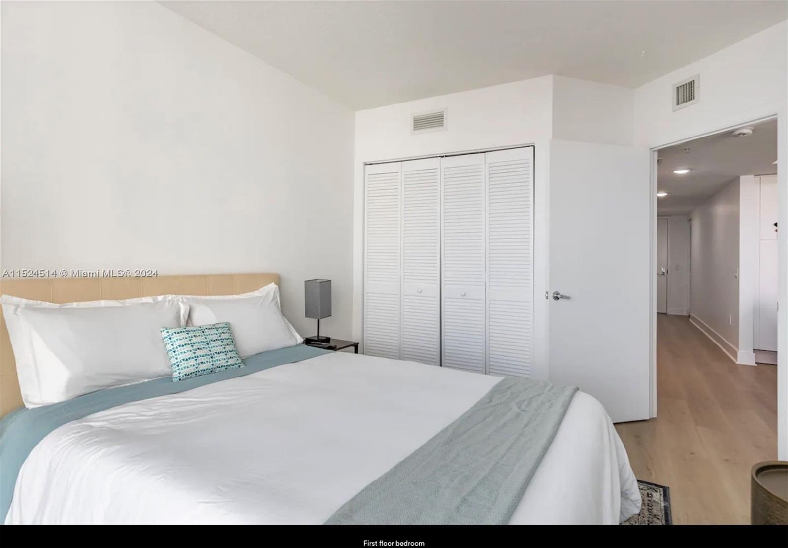 41 SE 5th St 2207, Miami, Florida 33131, 2 Bedrooms Bedrooms, ,2 BathroomsBathrooms,Residentiallease,For Rent,41 SE 5th St 2207,A11524514