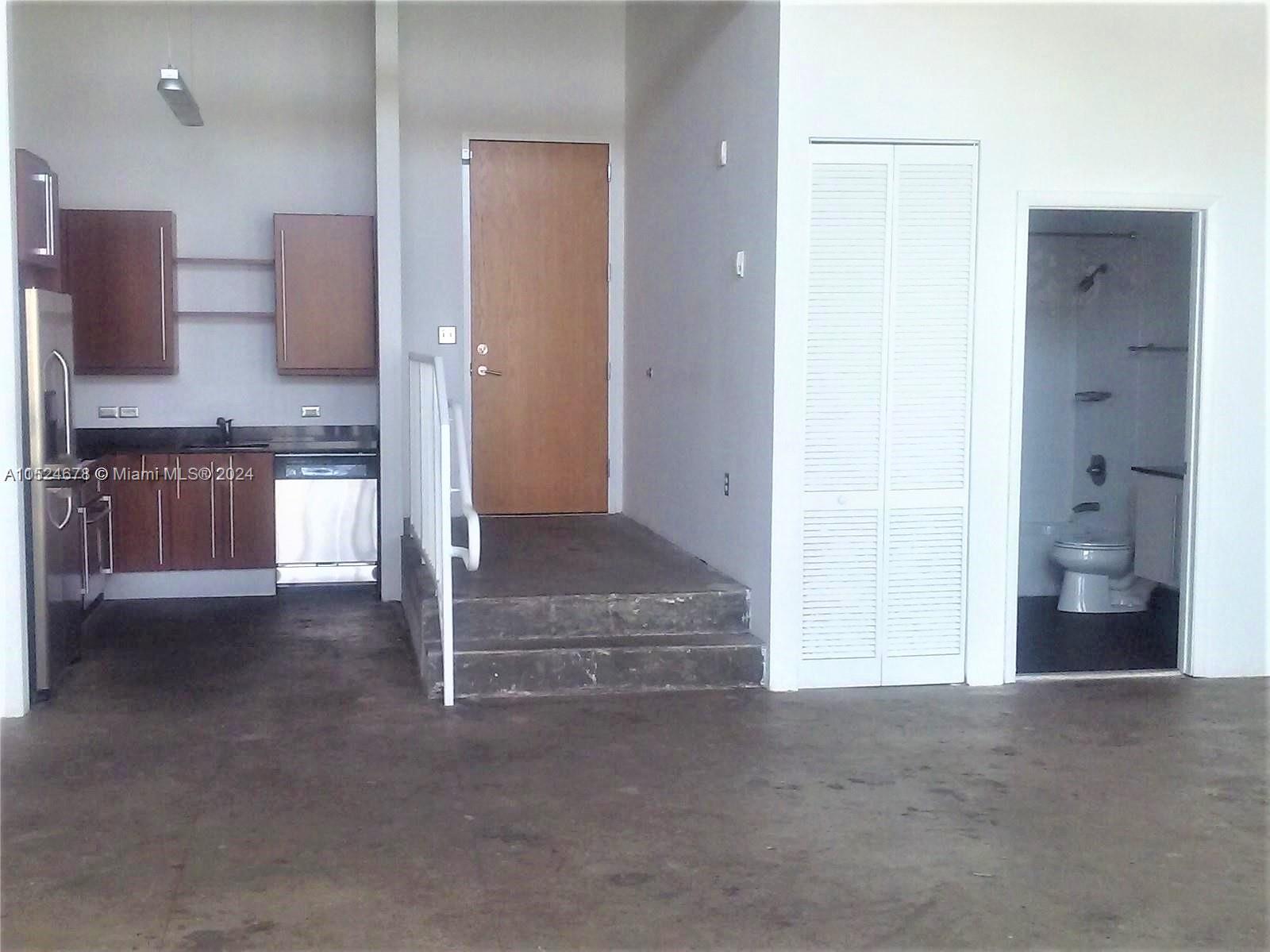 8101 Biscayne Blvd R-305, Miami, Florida 33138, 1 Bedroom Bedrooms, ,1 BathroomBathrooms,Residentiallease,For Rent,8101 Biscayne Blvd R-305,A11524678