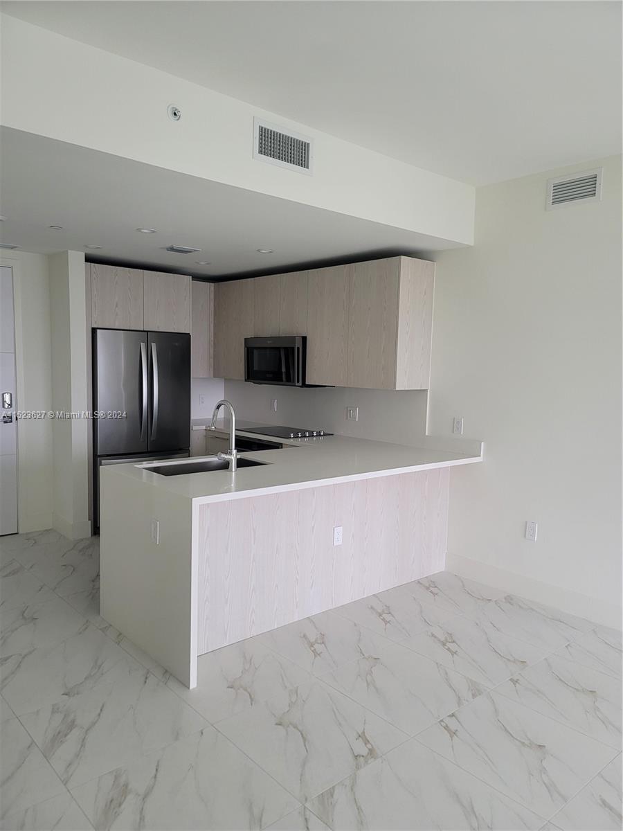 2000 metropica Way 2411, Sunrise, Florida 33323, 2 Bedrooms Bedrooms, ,2 BathroomsBathrooms,Residential,For Sale,2000 metropica Way 2411,A11523627