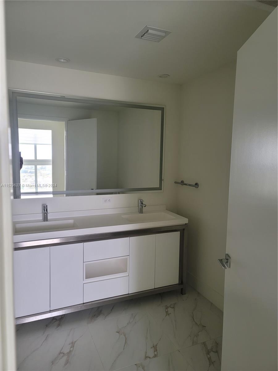 2000 metropica Way 2411, Sunrise, Florida 33323, 2 Bedrooms Bedrooms, ,2 BathroomsBathrooms,Residential,For Sale,2000 metropica Way 2411,A11523627