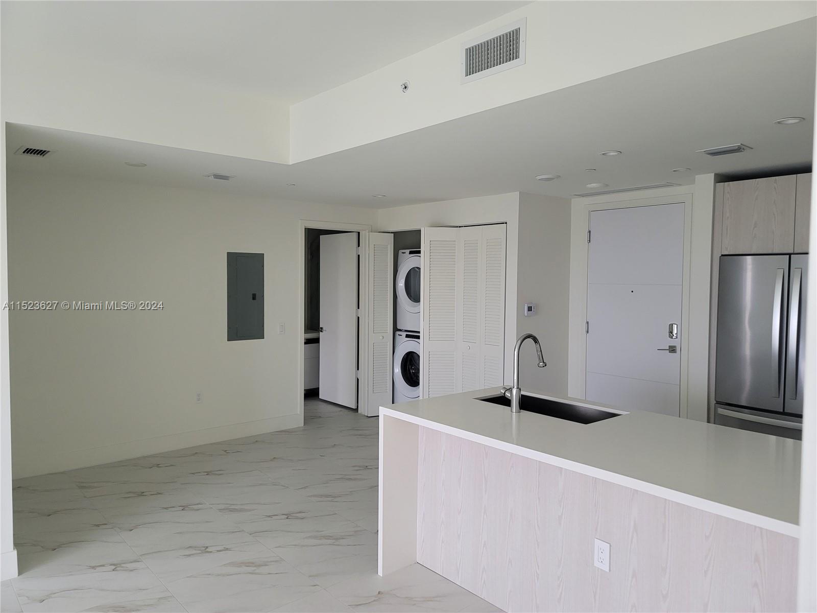 2000 metropica Way 2411, Sunrise, Florida 33323, 2 Bedrooms Bedrooms, ,2 BathroomsBathrooms,Residential,For Sale,2000 metropica Way 2411,A11523627