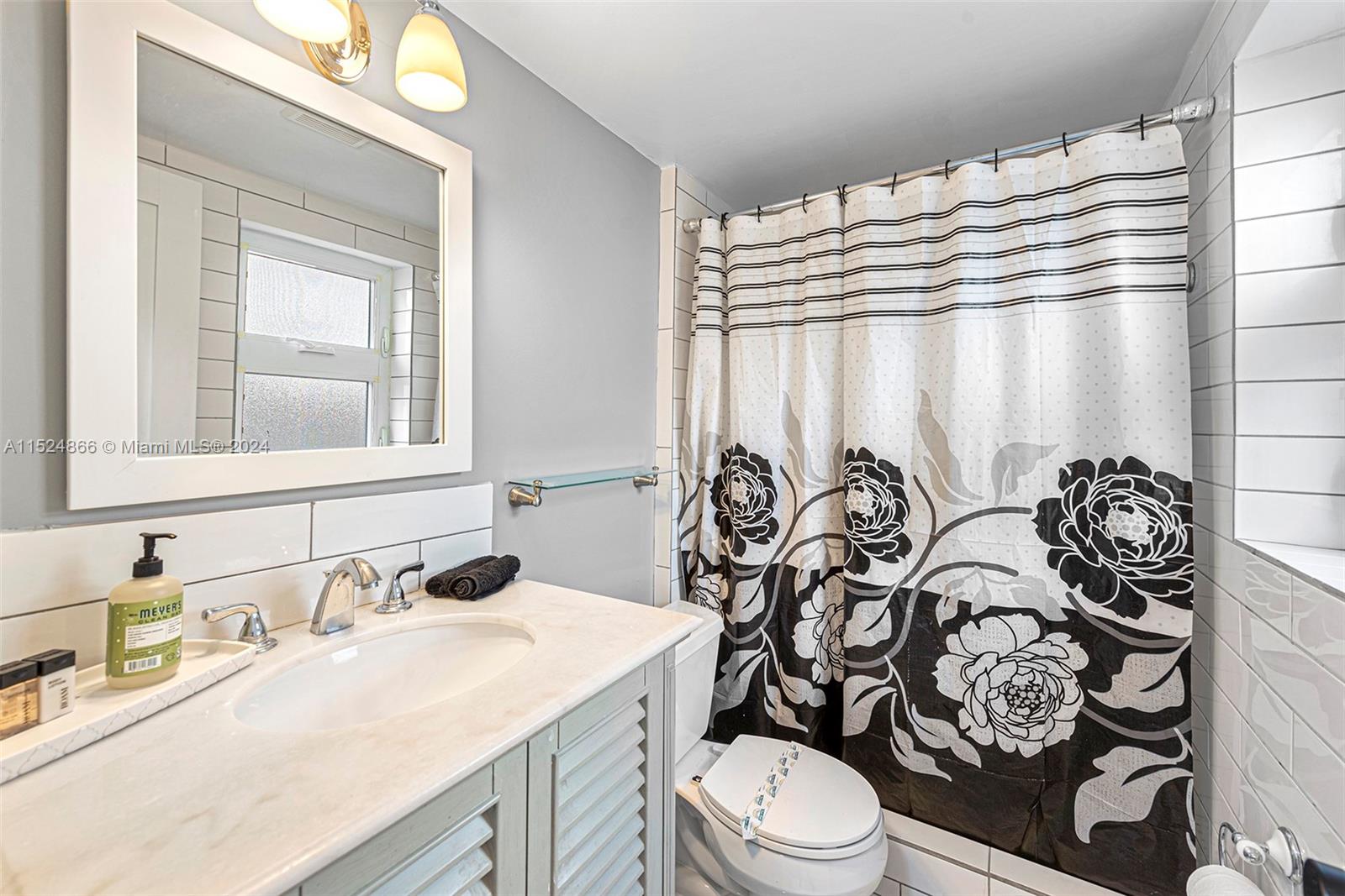 1030 SW 14th Ter, Fort Lauderdale, Florida 33312, 4 Bedrooms Bedrooms, ,3 BathroomsBathrooms,Residential,For Sale,1030 SW 14th Ter,A11524866