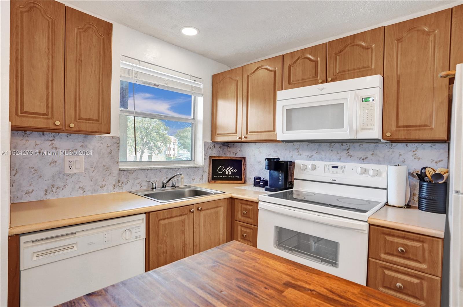 8881 Sunrise Lakes Blvd 210, Sunrise, Florida 33322, 2 Bedrooms Bedrooms, ,2 BathroomsBathrooms,Residential,For Sale,8881 Sunrise Lakes Blvd 210,A11524279