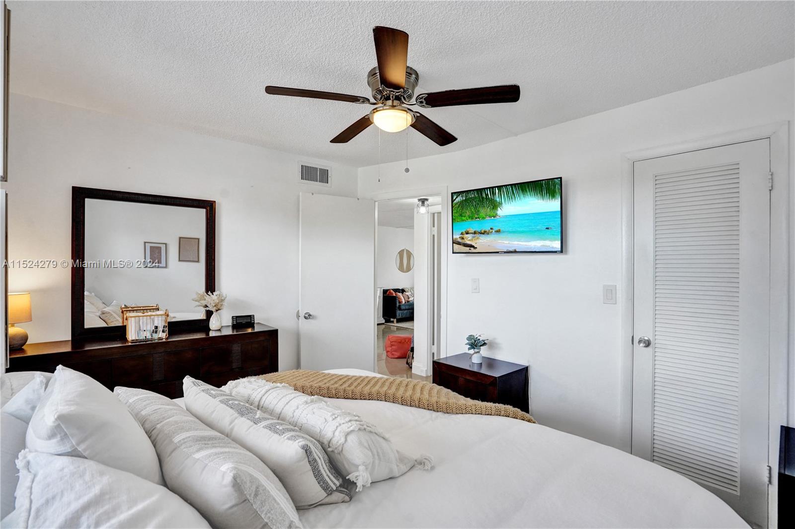 8881 Sunrise Lakes Blvd 210, Sunrise, Florida 33322, 2 Bedrooms Bedrooms, ,2 BathroomsBathrooms,Residential,For Sale,8881 Sunrise Lakes Blvd 210,A11524279
