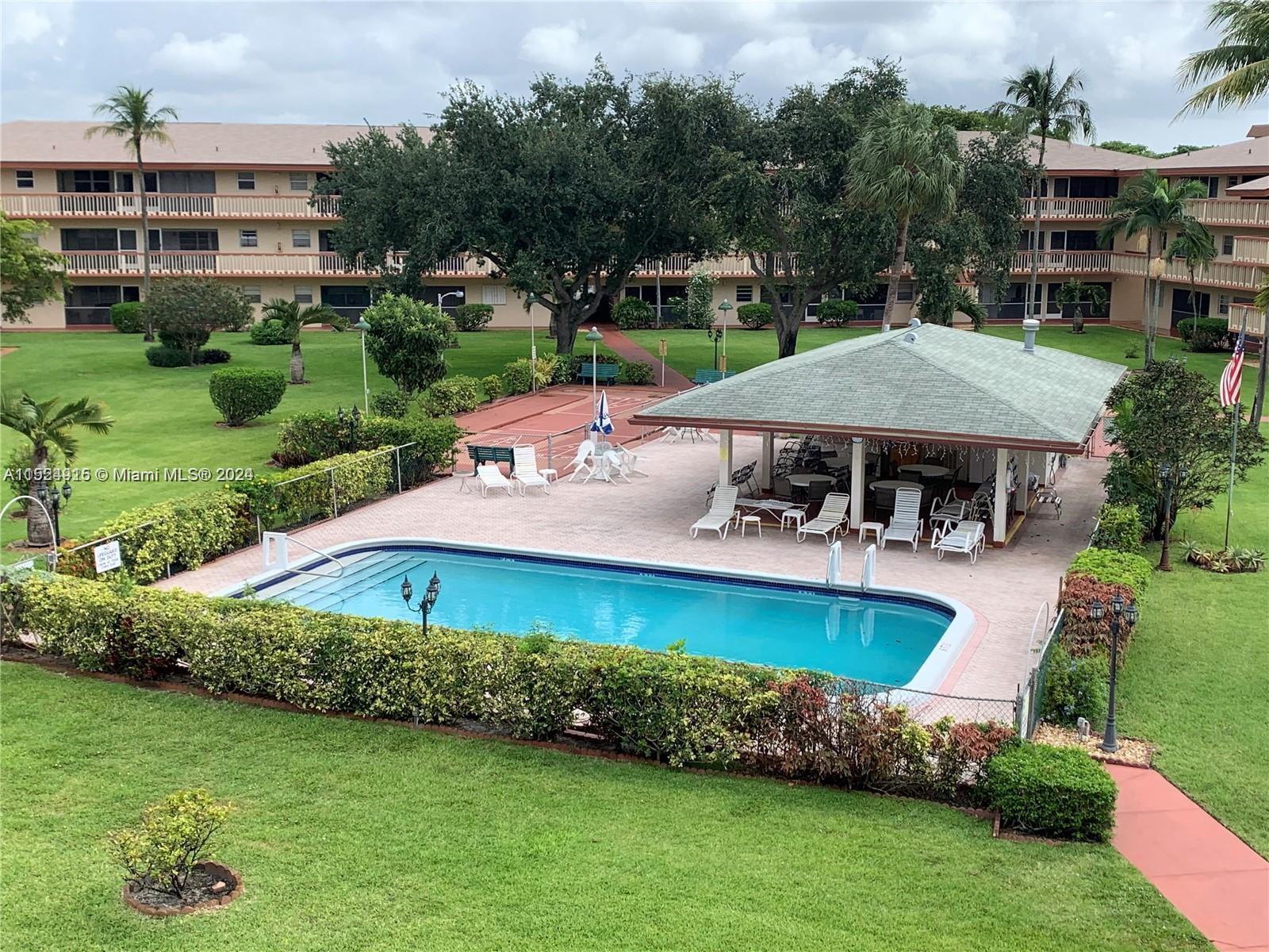 5300 Washington St E206, Hollywood, Florida 33021, 1 Bedroom Bedrooms, ,1 BathroomBathrooms,Residential,For Sale,5300 Washington St E206,A11524915