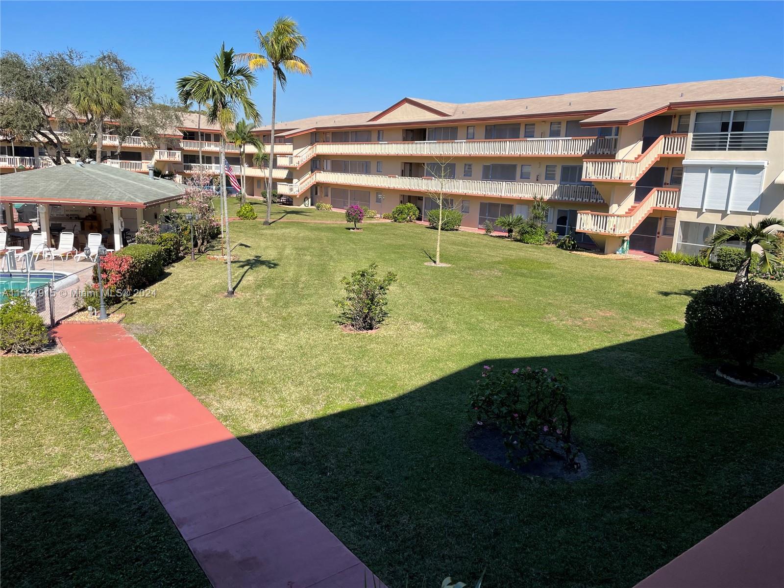 5300 Washington St E206, Hollywood, Florida 33021, 1 Bedroom Bedrooms, ,1 BathroomBathrooms,Residential,For Sale,5300 Washington St E206,A11524915