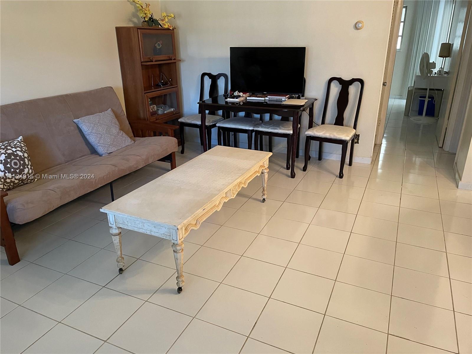 5300 Washington St E206, Hollywood, Florida 33021, 1 Bedroom Bedrooms, ,1 BathroomBathrooms,Residential,For Sale,5300 Washington St E206,A11524915