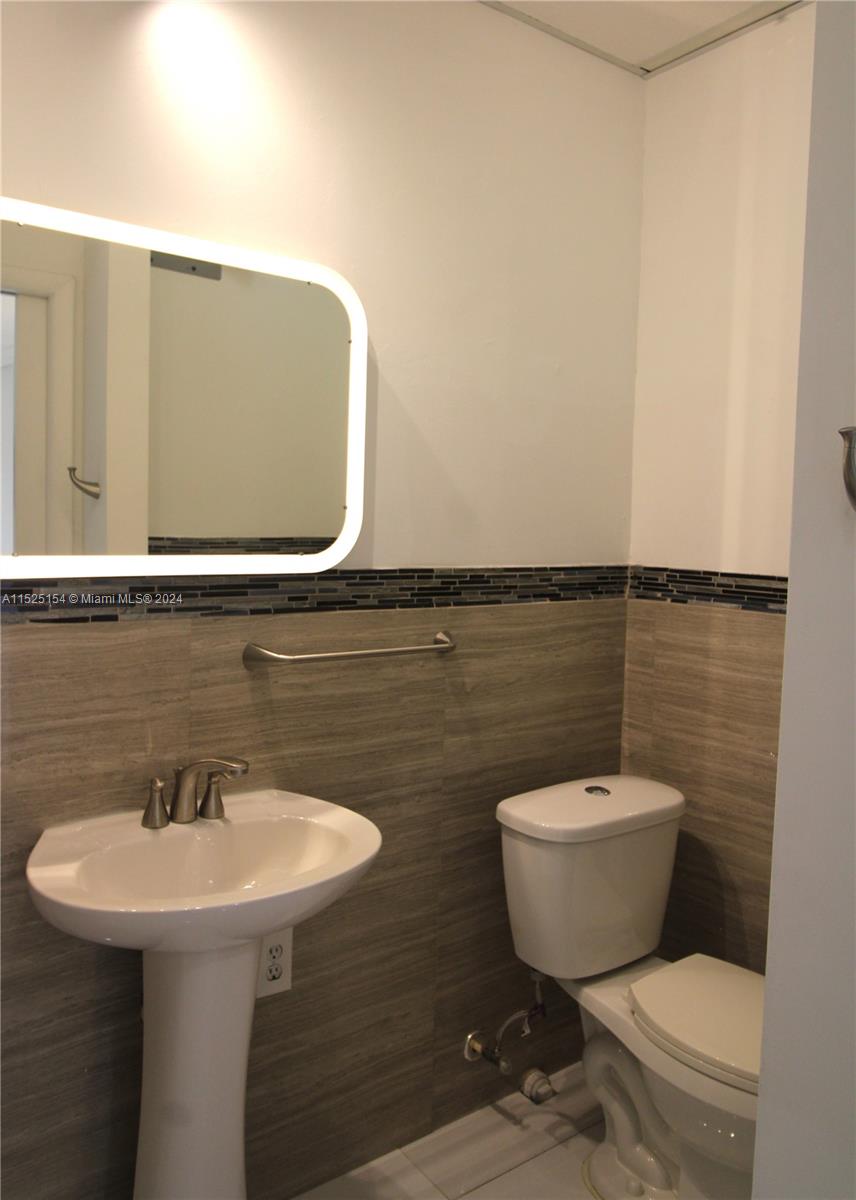 2704 NW 112th Ave 2704, Doral, Florida 33172, ,Commerciallease,For Rent,2704 NW 112th Ave 2704,A11525154