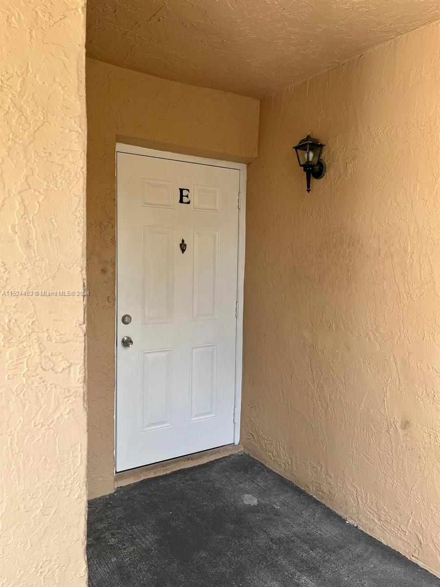 901 Adams Ter 901E, Homestead, Florida 33034, 2 Bedrooms Bedrooms, ,1 BathroomBathrooms,Residentiallease,For Rent,901 Adams Ter 901E,A11524463