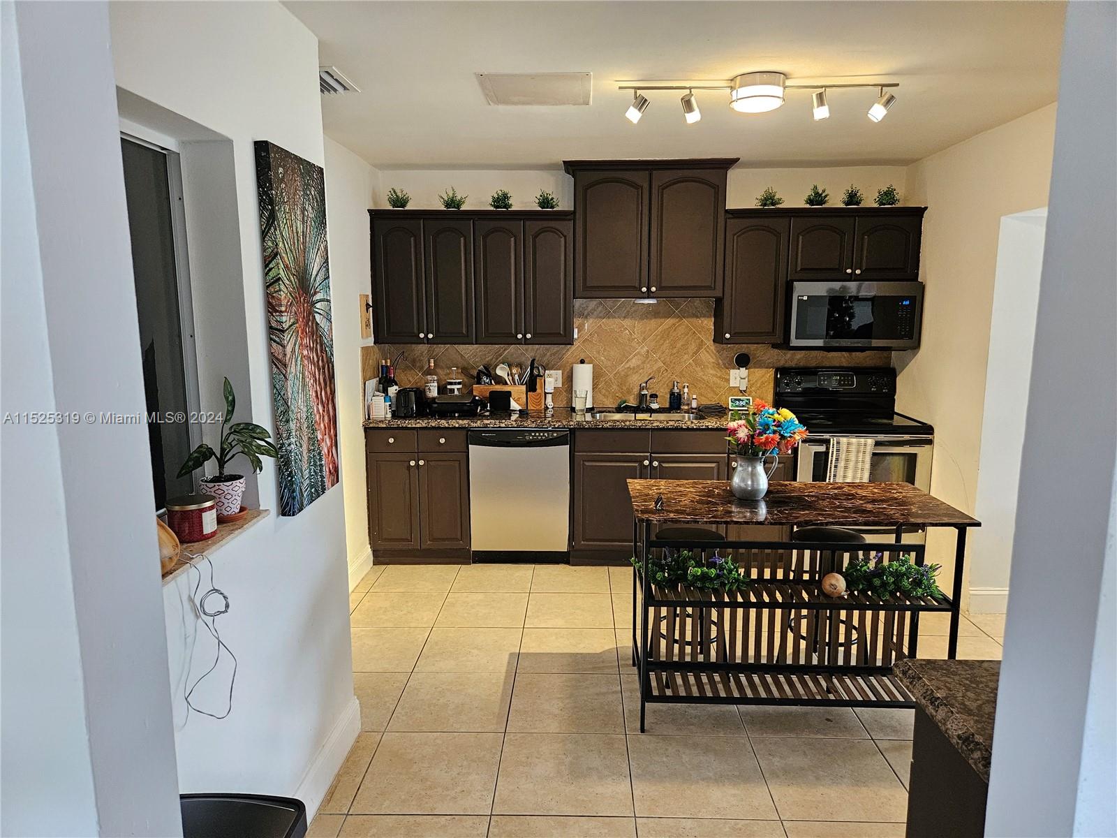 5801 NE 3rd Ave, Oakland Park, Florida 33334, 3 Bedrooms Bedrooms, ,2 BathroomsBathrooms,Residential,For Sale,5801 NE 3rd Ave,A11525319