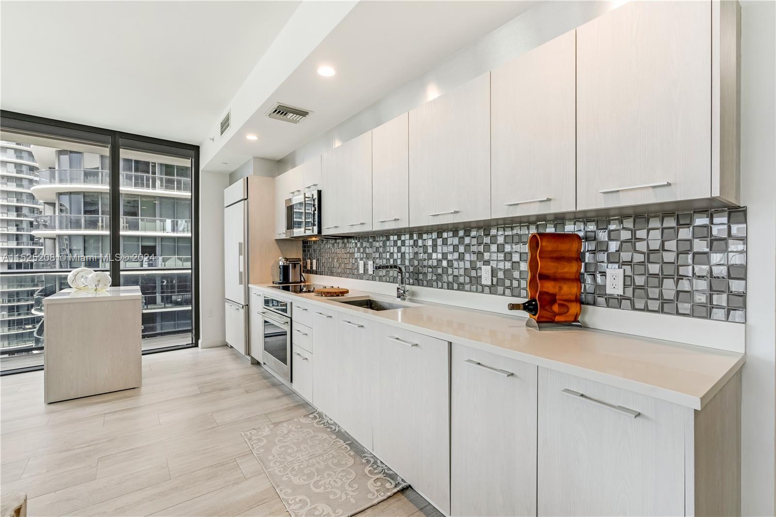 55 SW 9th St 4001, Miami, Florida 33130, 3 Bedrooms Bedrooms, ,3 BathroomsBathrooms,Residentiallease,For Rent,55 SW 9th St 4001,A11525208