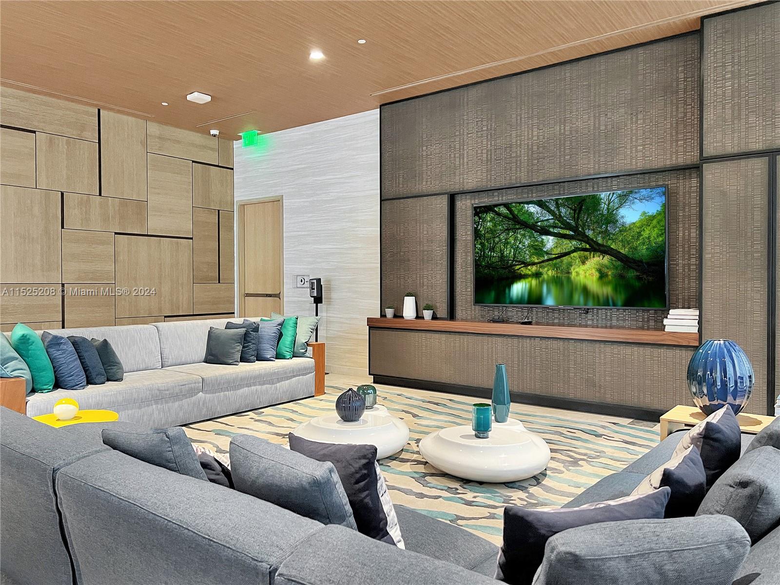 55 SW 9th St 4001, Miami, Florida 33130, 3 Bedrooms Bedrooms, ,3 BathroomsBathrooms,Residentiallease,For Rent,55 SW 9th St 4001,A11525208