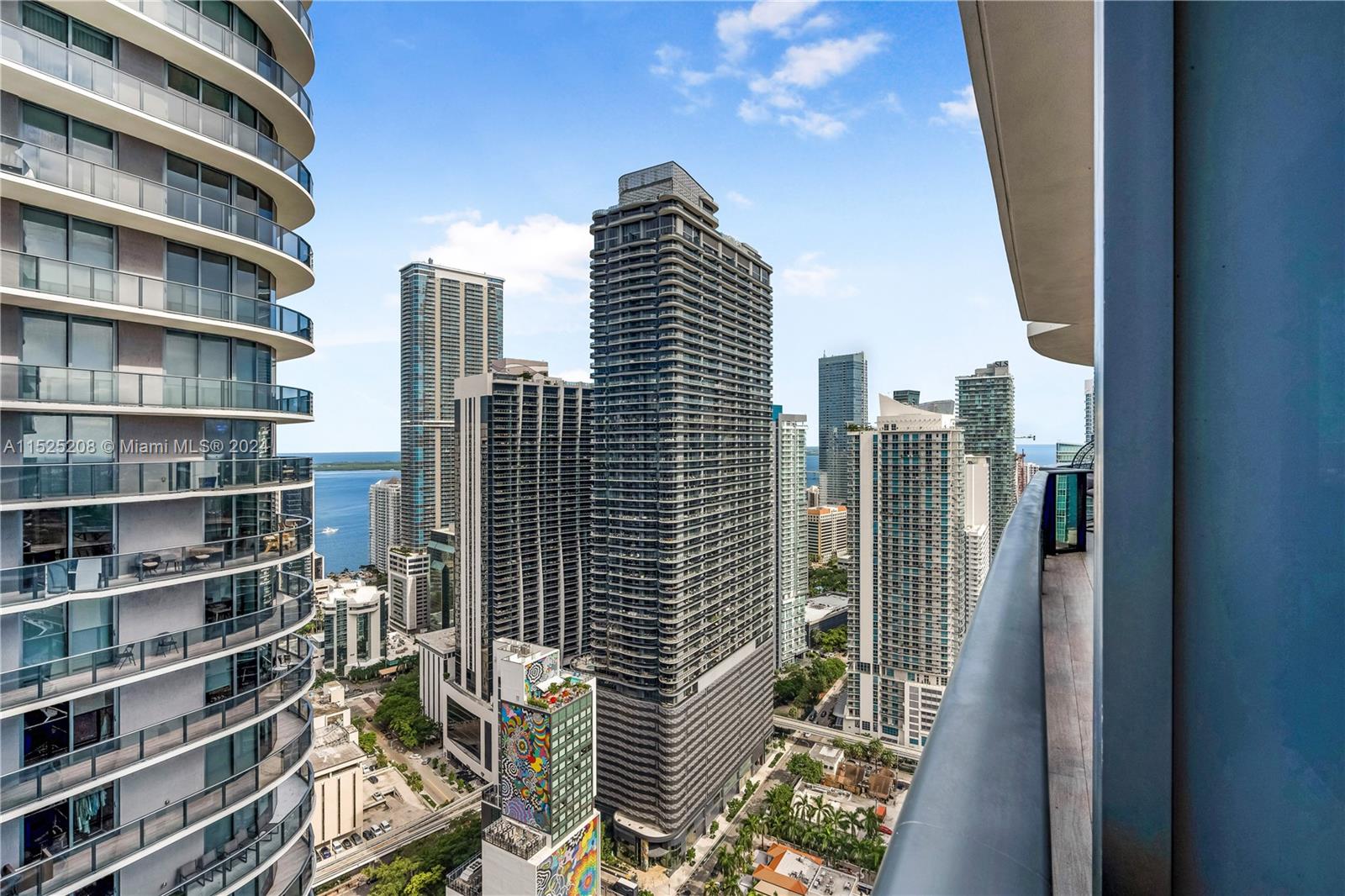 55 SW 9th St 4001, Miami, Florida 33130, 3 Bedrooms Bedrooms, ,3 BathroomsBathrooms,Residentiallease,For Rent,55 SW 9th St 4001,A11525208