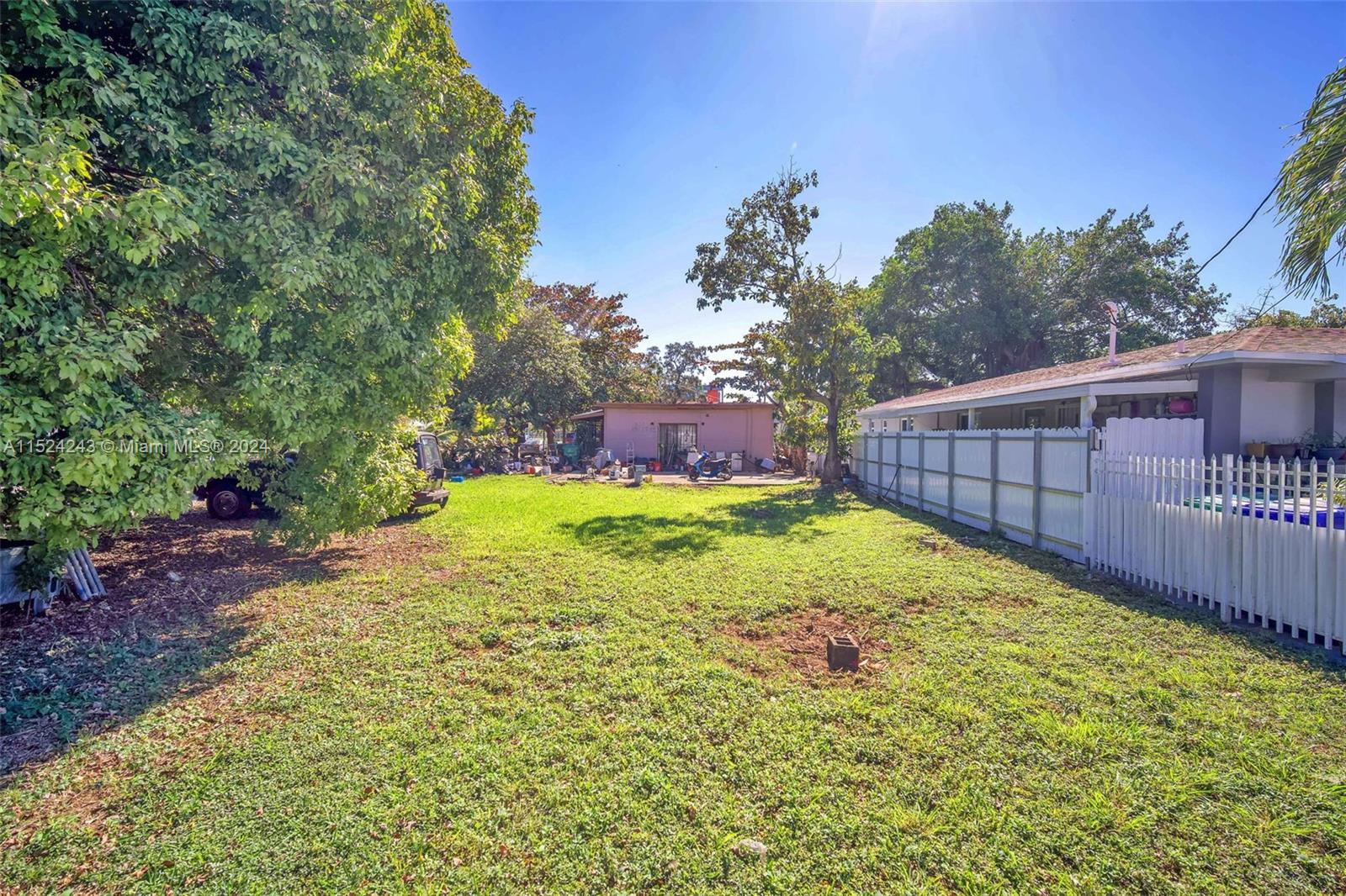 1860 NW 27th St, Miami, Florida 33142, ,Residentialincome,For Sale,1860 NW 27th St,A11524243