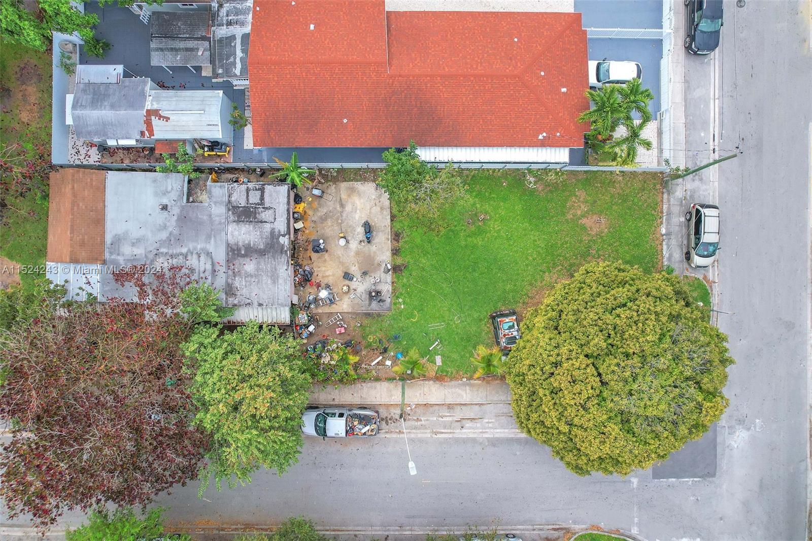 1860 NW 27th St, Miami, Florida 33142, ,Residentialincome,For Sale,1860 NW 27th St,A11524243