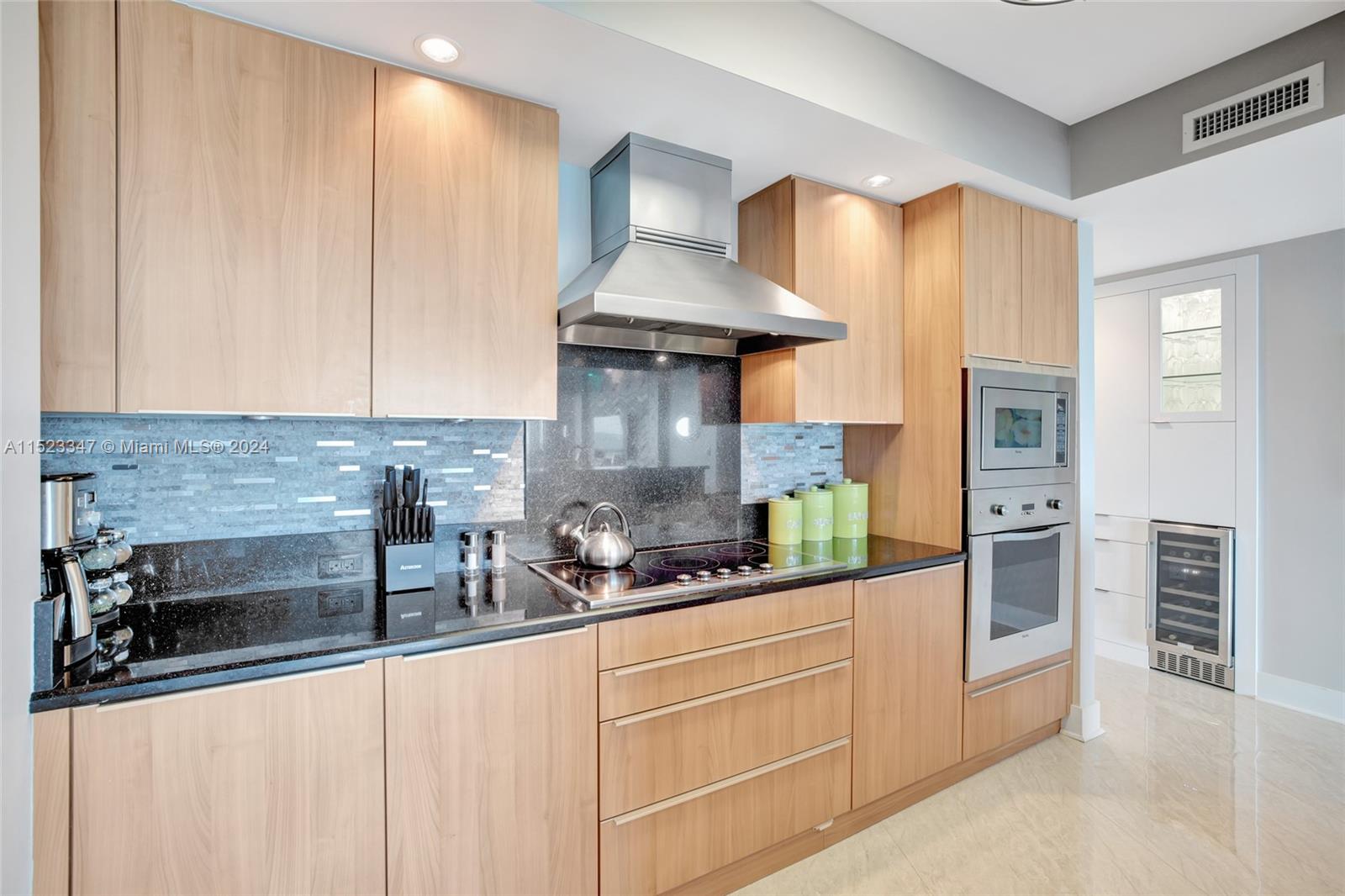 1 N Ocean Blvd 502, Pompano Beach, Florida 33062, 2 Bedrooms Bedrooms, ,2 BathroomsBathrooms,Residentiallease,For Rent,1 N Ocean Blvd 502,A11523347
