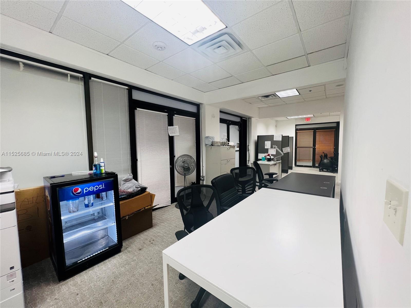 2555 Collins Ave C-7, Miami Beach, Florida 33140, ,Commercialsale,For Sale,2555 Collins Ave C-7,A11525685