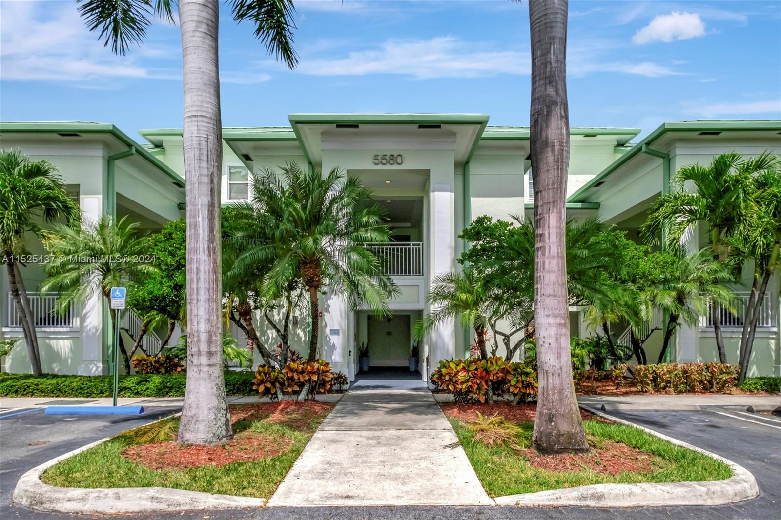 5300 NW 87th Ave 709, Doral, Florida 33178, 1 Bedroom Bedrooms, ,2 BathroomsBathrooms,Residential,For Sale,5300 NW 87th Ave 709,A11525437