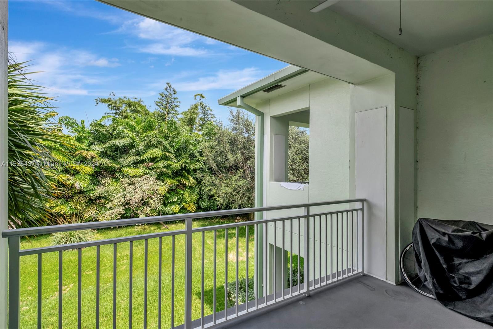 5300 NW 87th Ave 709, Doral, Florida 33178, 1 Bedroom Bedrooms, ,2 BathroomsBathrooms,Residential,For Sale,5300 NW 87th Ave 709,A11525437