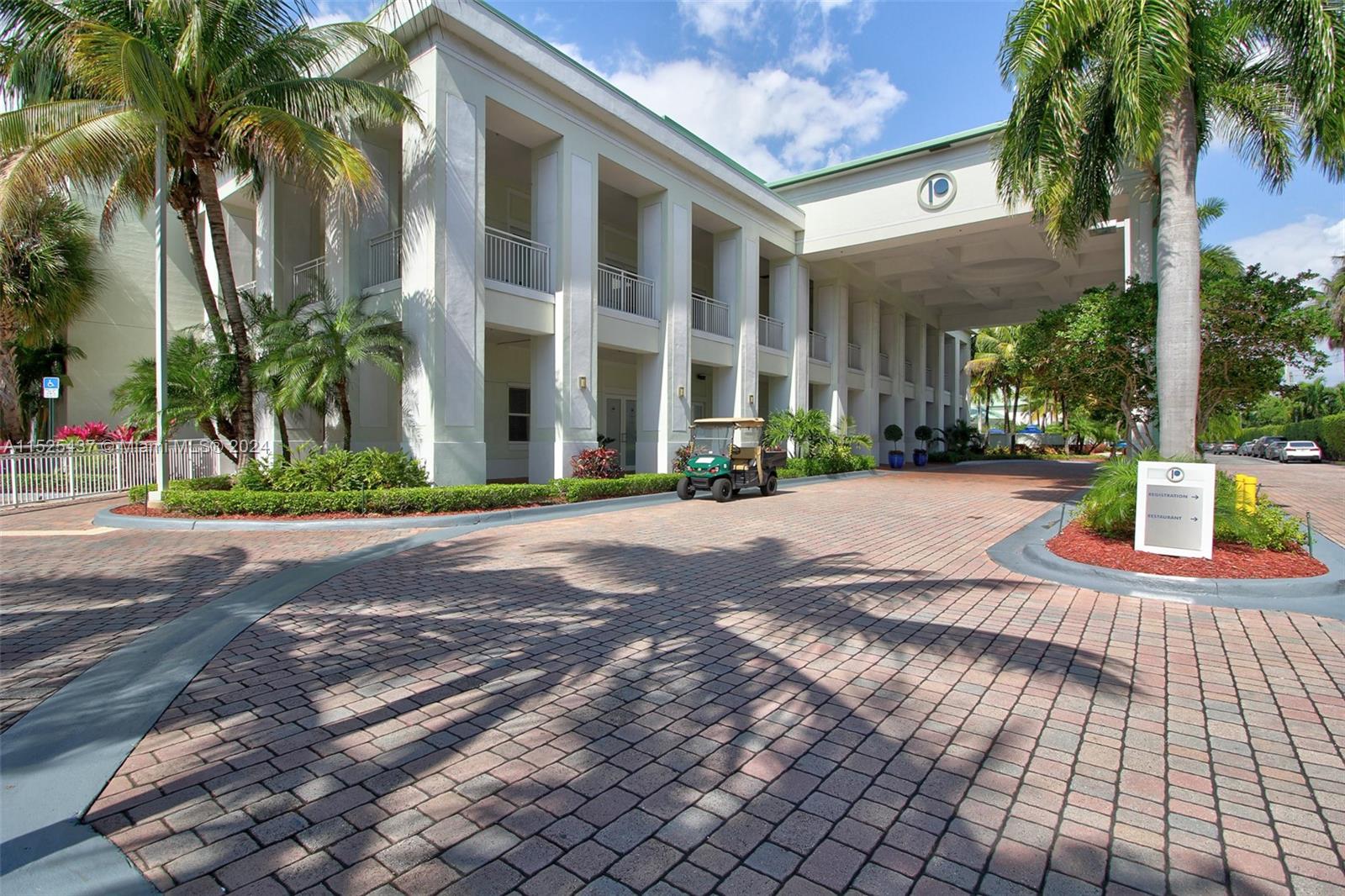5300 NW 87th Ave 709, Doral, Florida 33178, 1 Bedroom Bedrooms, ,2 BathroomsBathrooms,Residential,For Sale,5300 NW 87th Ave 709,A11525437