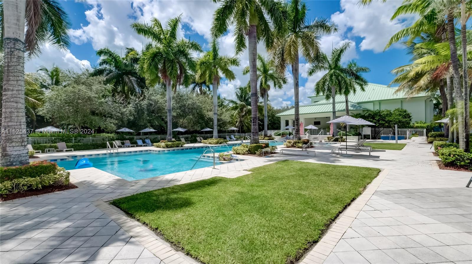 5300 NW 87th Ave 709, Doral, Florida 33178, 1 Bedroom Bedrooms, ,2 BathroomsBathrooms,Residential,For Sale,5300 NW 87th Ave 709,A11525437