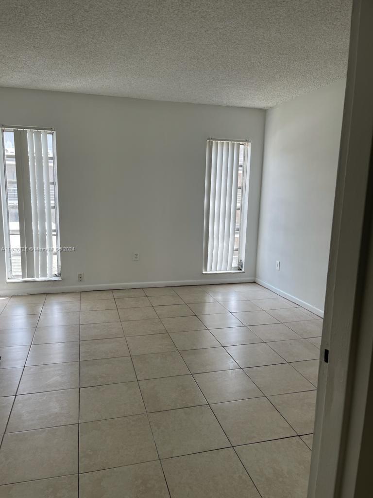 4848 NW 24th Ct 310, Lauderdale Lakes, Florida 33313, 1 Bedroom Bedrooms, ,1 BathroomBathrooms,Residentiallease,For Rent,4848 NW 24th Ct 310,A11525726
