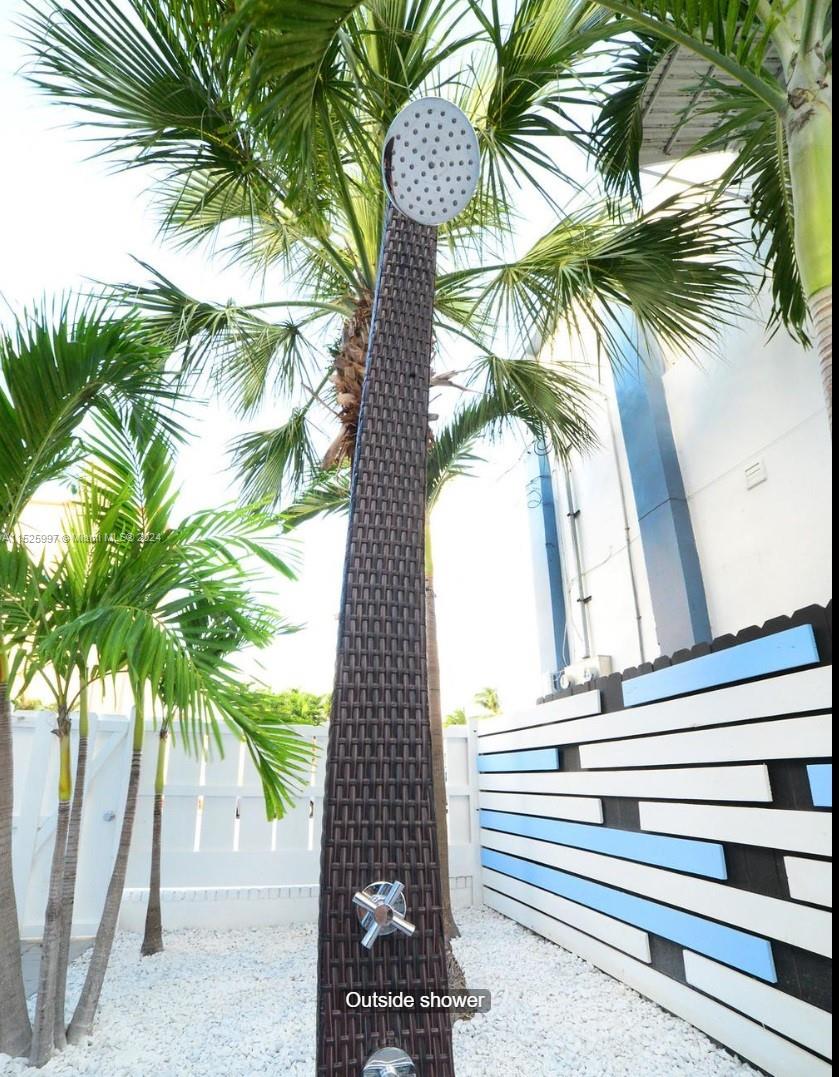 Hollywood, Florida 33019, ,1 BathroomBathrooms,Residentiallease,For Rent,A11525997