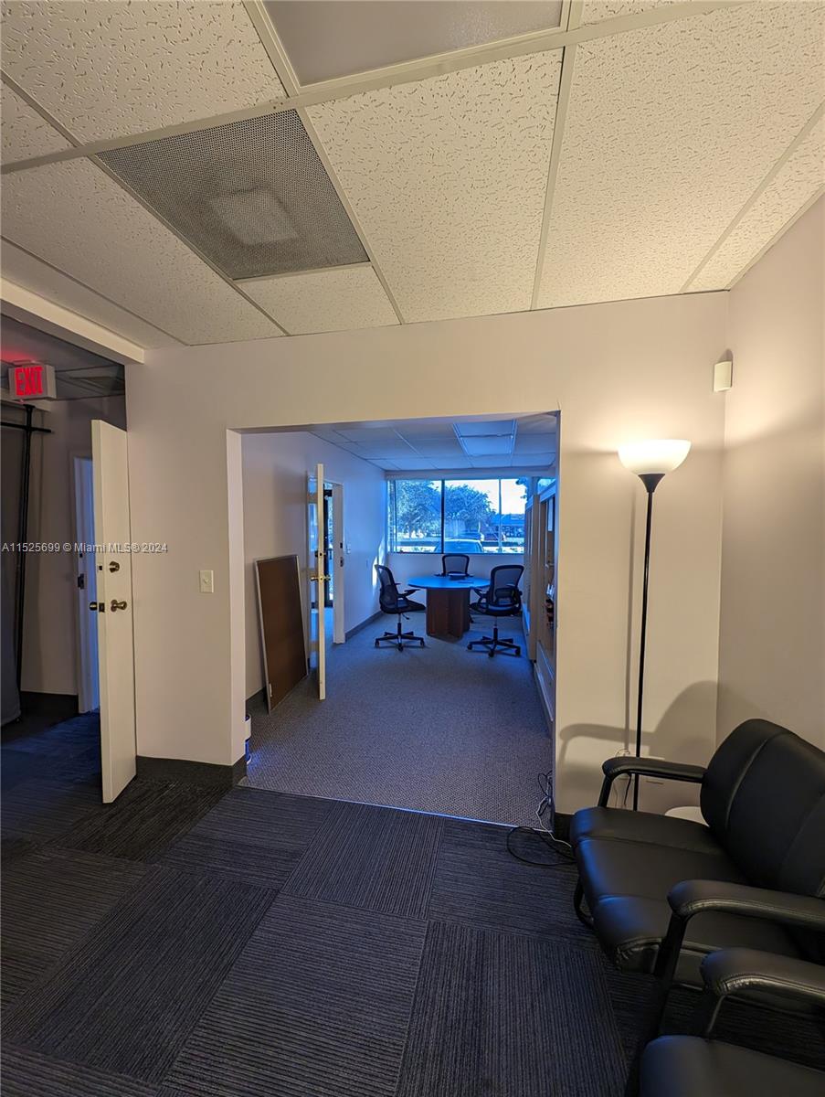 Large Open Area/Bull Pen
