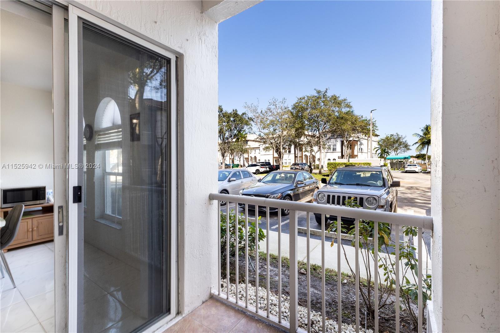 4381 SW 160th Ave 101, Miramar, Florida 33027, 3 Bedrooms Bedrooms, ,2 BathroomsBathrooms,Residentiallease,For Rent,4381 SW 160th Ave 101,A11525942