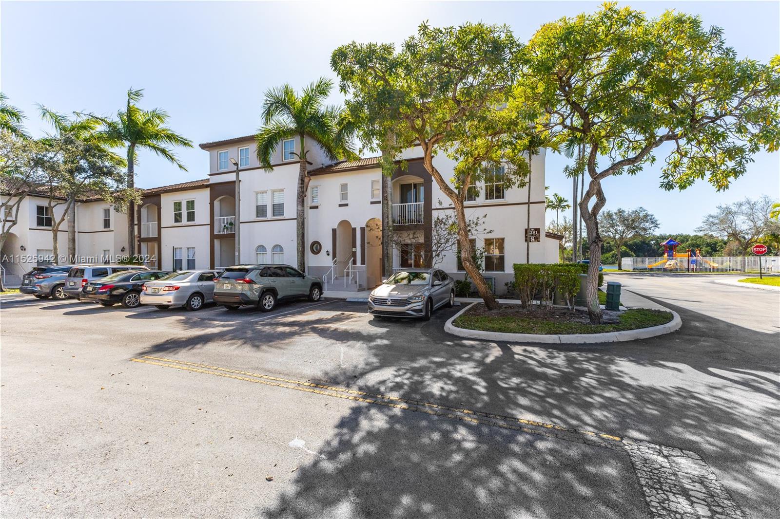 4381 SW 160th Ave 101, Miramar, Florida 33027, 3 Bedrooms Bedrooms, ,2 BathroomsBathrooms,Residentiallease,For Rent,4381 SW 160th Ave 101,A11525942