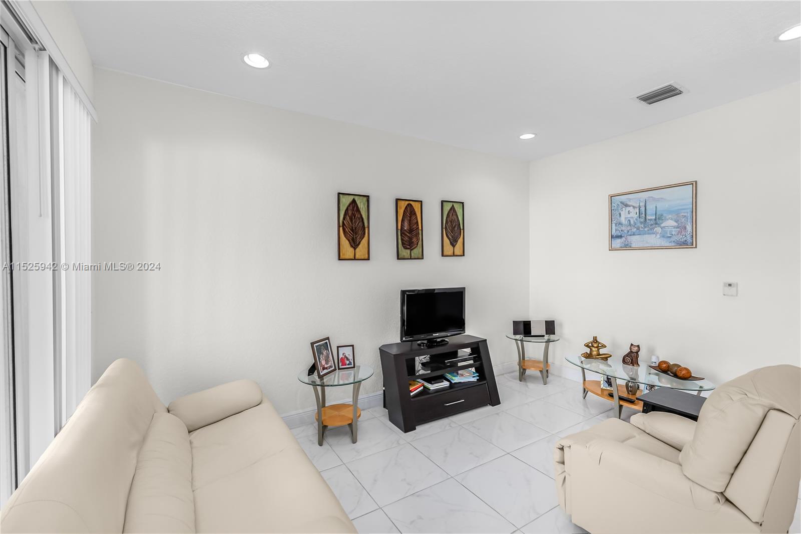 4381 SW 160th Ave 101, Miramar, Florida 33027, 3 Bedrooms Bedrooms, ,2 BathroomsBathrooms,Residentiallease,For Rent,4381 SW 160th Ave 101,A11525942