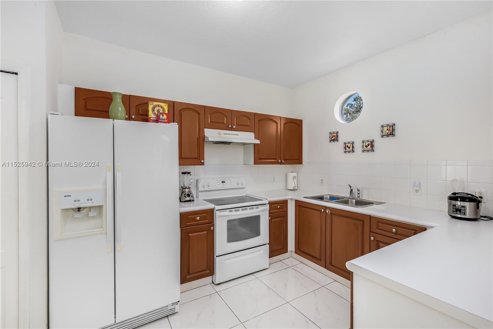 4381 SW 160th Ave 101, Miramar, Florida 33027, 3 Bedrooms Bedrooms, ,2 BathroomsBathrooms,Residentiallease,For Rent,4381 SW 160th Ave 101,A11525942