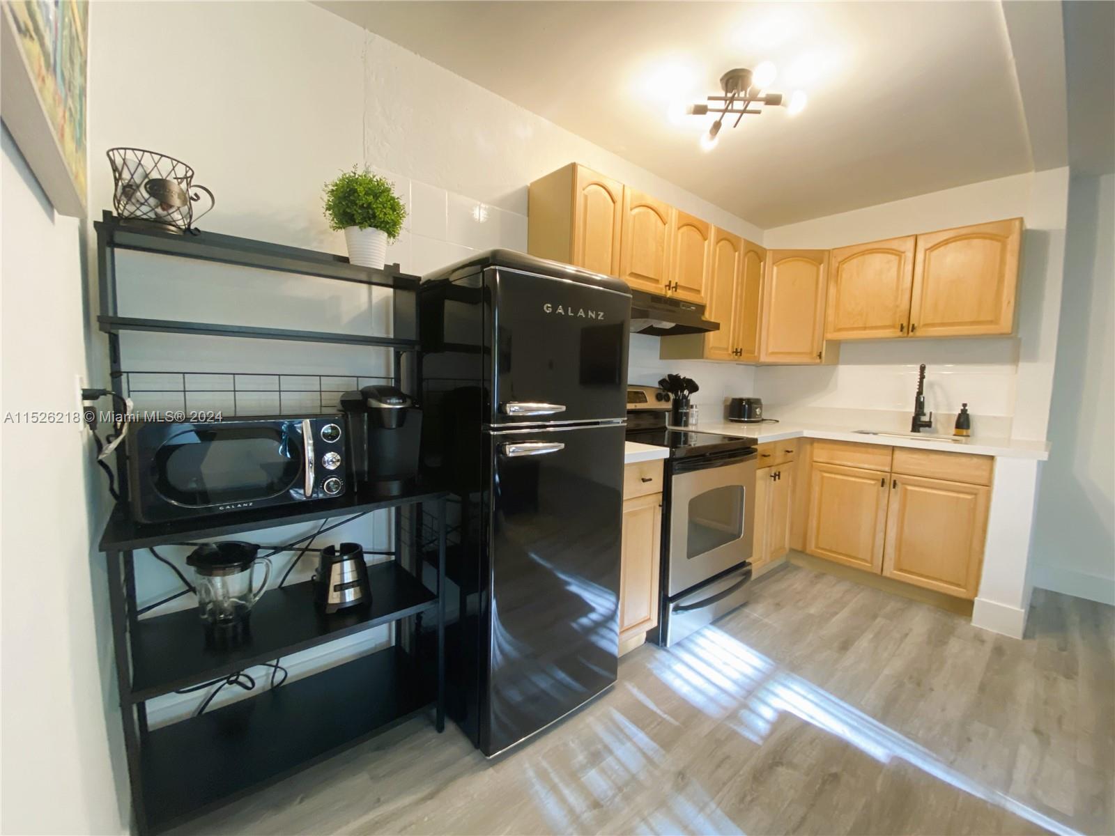 3210 Canal Dr 6, Pompano Beach, Florida 33062, 1 Bedroom Bedrooms, ,1 BathroomBathrooms,Residentiallease,For Rent,3210 Canal Dr 6,A11526218