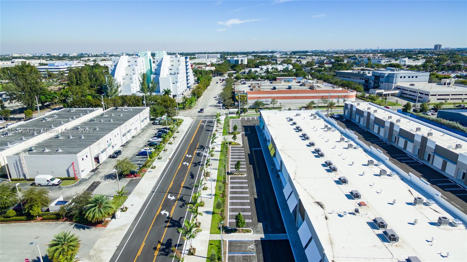 10887 NW 17th St #112, Sweetwater, Florida 33172, ,Businessopportunity,For Sale,10887 NW 17th St #112,A11517243