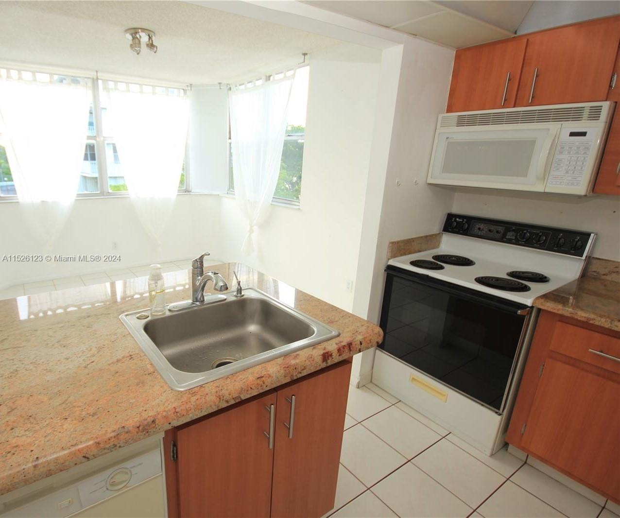 16558 NE 26th Ave 4H, North Miami Beach, Florida 33160, 1 Bedroom Bedrooms, ,1 BathroomBathrooms,Residential,For Sale,16558 NE 26th Ave 4H,A11526123