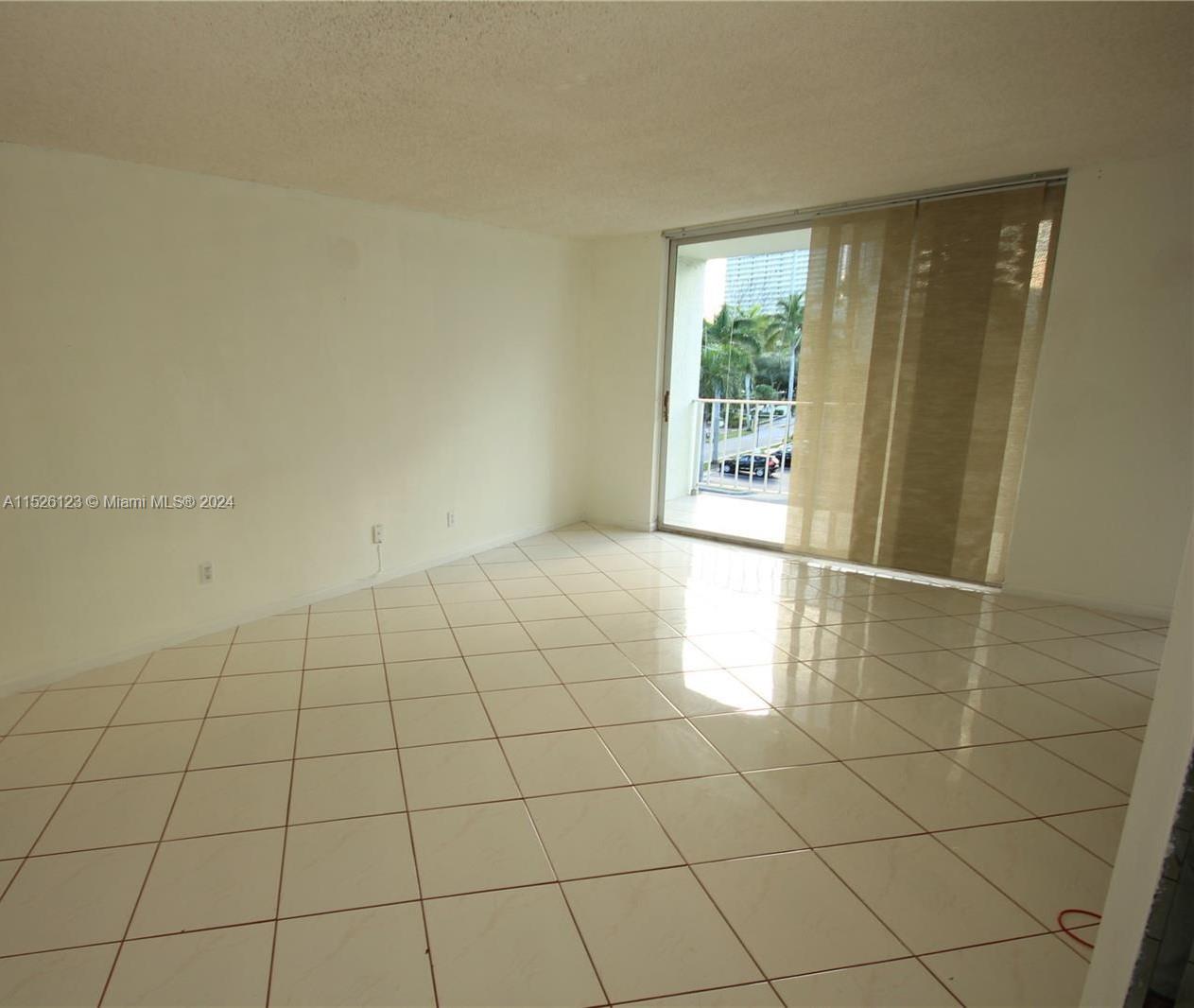 16558 NE 26th Ave 4H, North Miami Beach, Florida 33160, 1 Bedroom Bedrooms, ,1 BathroomBathrooms,Residential,For Sale,16558 NE 26th Ave 4H,A11526123