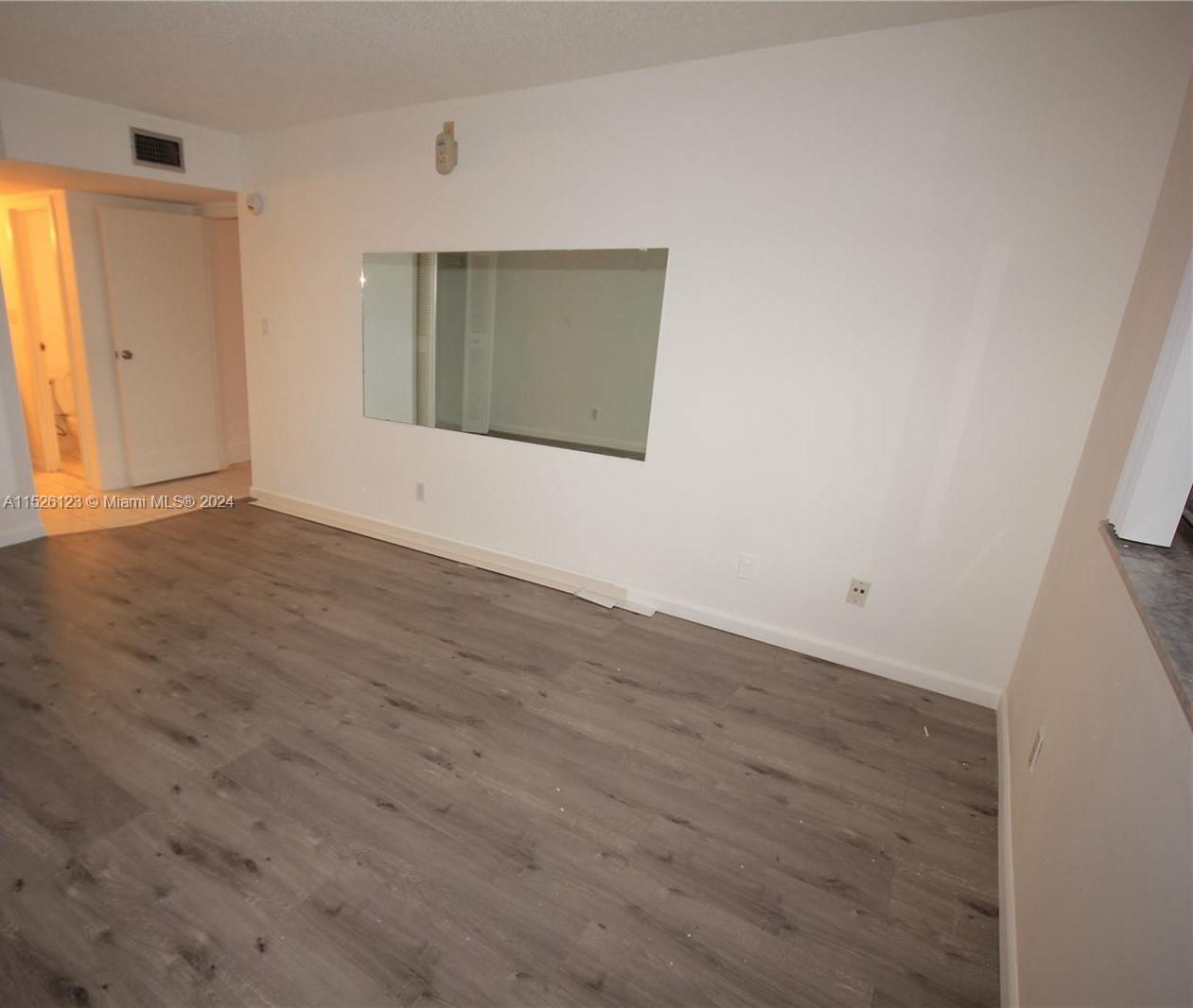 16558 NE 26th Ave 4H, North Miami Beach, Florida 33160, 1 Bedroom Bedrooms, ,1 BathroomBathrooms,Residential,For Sale,16558 NE 26th Ave 4H,A11526123