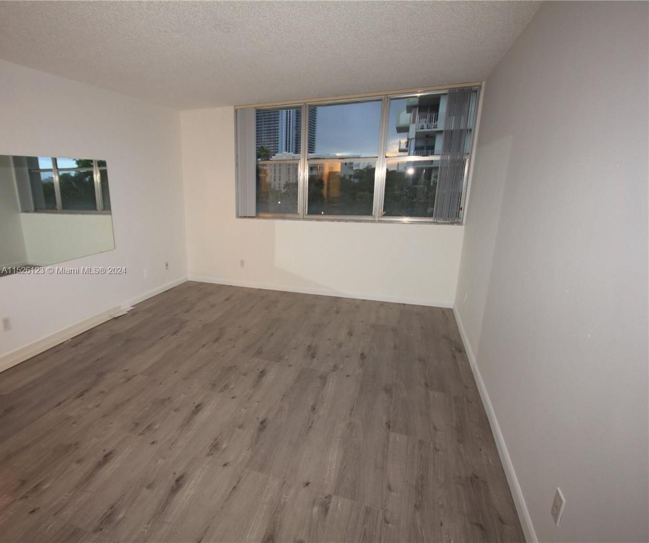 16558 NE 26th Ave 4H, North Miami Beach, Florida 33160, 1 Bedroom Bedrooms, ,1 BathroomBathrooms,Residential,For Sale,16558 NE 26th Ave 4H,A11526123