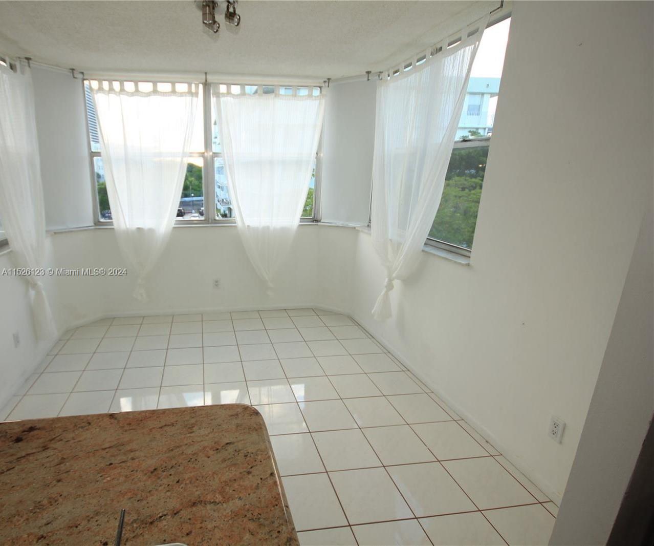 16558 NE 26th Ave 4H, North Miami Beach, Florida 33160, 1 Bedroom Bedrooms, ,1 BathroomBathrooms,Residential,For Sale,16558 NE 26th Ave 4H,A11526123