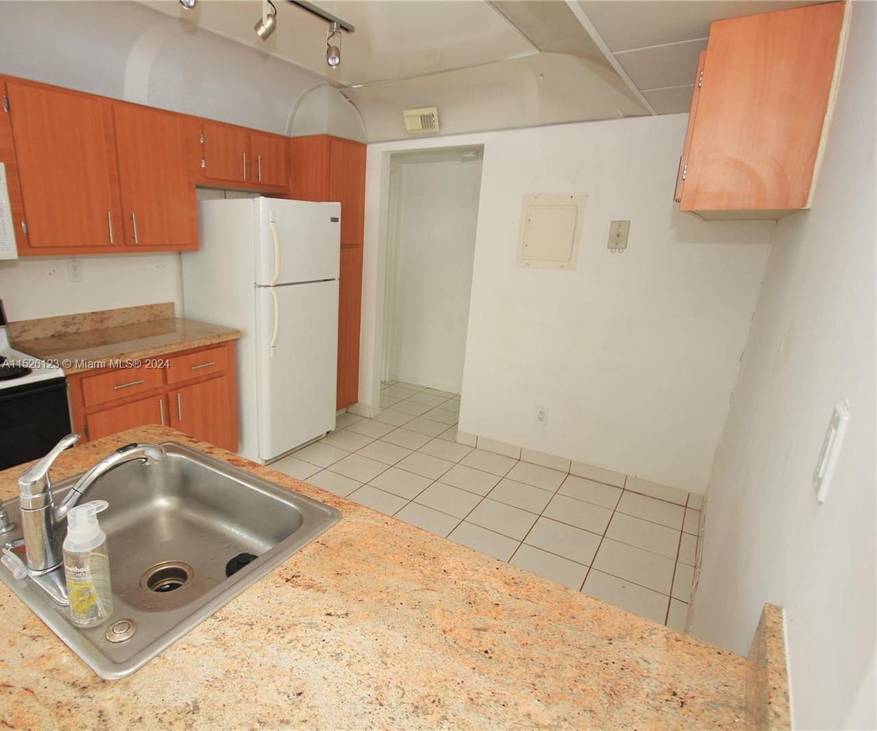 16558 NE 26th Ave 4H, North Miami Beach, Florida 33160, 1 Bedroom Bedrooms, ,1 BathroomBathrooms,Residential,For Sale,16558 NE 26th Ave 4H,A11526123