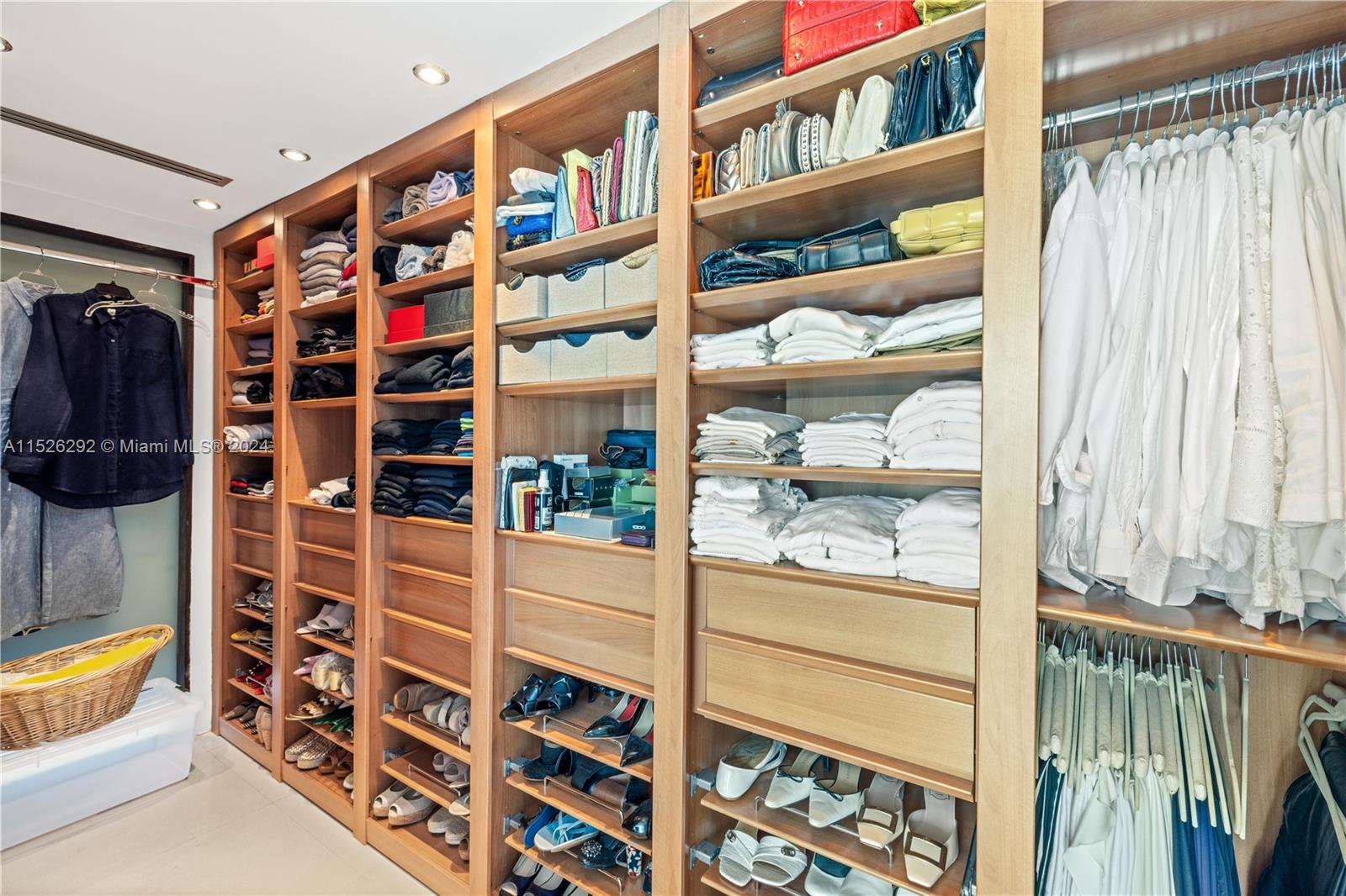 1000 S Pointe Dr 2901, Miami Beach, Florida 33139, 3 Bedrooms Bedrooms, ,3 BathroomsBathrooms,Residential,For Sale,1000 S Pointe Dr 2901,A11526292