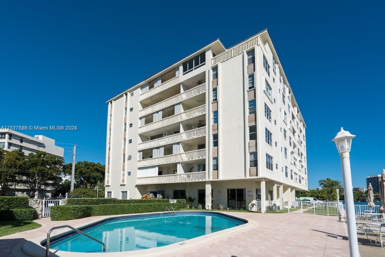 9111 E Bay Harbor Dr PHC, Bay Harbor Islands, Florida 33154, 2 Bedrooms Bedrooms, ,2 BathroomsBathrooms,Residential,For Sale,9111 E Bay Harbor Dr PHC,A11517626