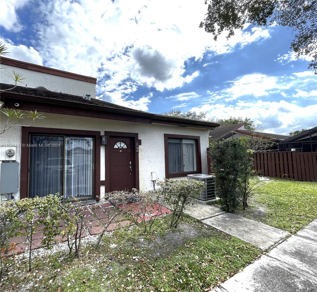 1744 NW 71st Ave 117, Plantation, Florida 33313, 2 Bedrooms Bedrooms, ,2 BathroomsBathrooms,Residential,For Sale,1744 NW 71st Ave 117,A11526420