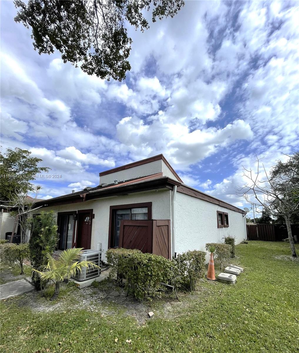 1744 NW 71st Ave 117, Plantation, Florida 33313, 2 Bedrooms Bedrooms, ,2 BathroomsBathrooms,Residential,For Sale,1744 NW 71st Ave 117,A11526420