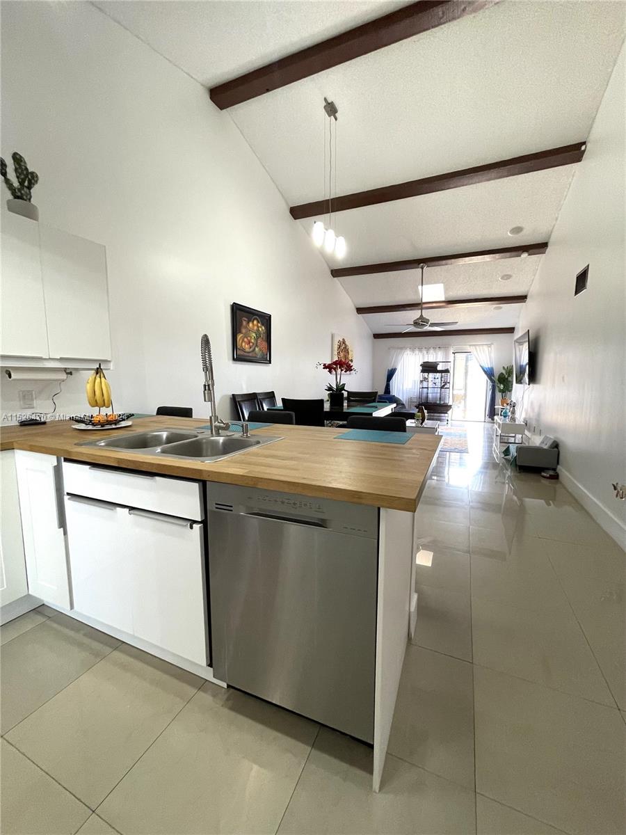 1744 NW 71st Ave 117, Plantation, Florida 33313, 2 Bedrooms Bedrooms, ,2 BathroomsBathrooms,Residential,For Sale,1744 NW 71st Ave 117,A11526420