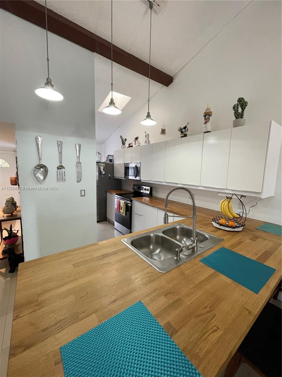 1744 NW 71st Ave 117, Plantation, Florida 33313, 2 Bedrooms Bedrooms, ,2 BathroomsBathrooms,Residential,For Sale,1744 NW 71st Ave 117,A11526420